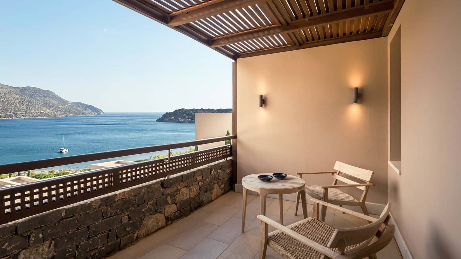 rooms-deluxe-bungalow-sea-view