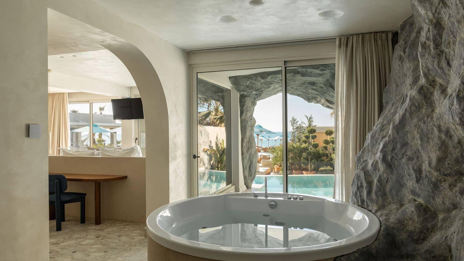 rooms-cave-oasis-seafront-suite-1-bedroom-privatepool