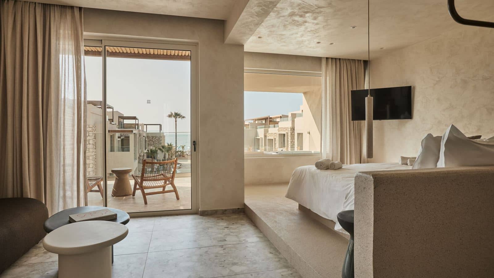 rooms-haven-1-bedroom-suite-seaview-outdoor-jacuzzi