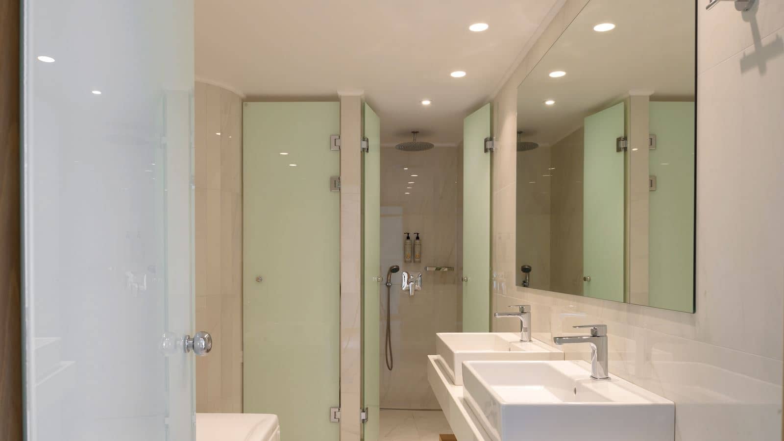 rooms-emerald-suite-sea-view