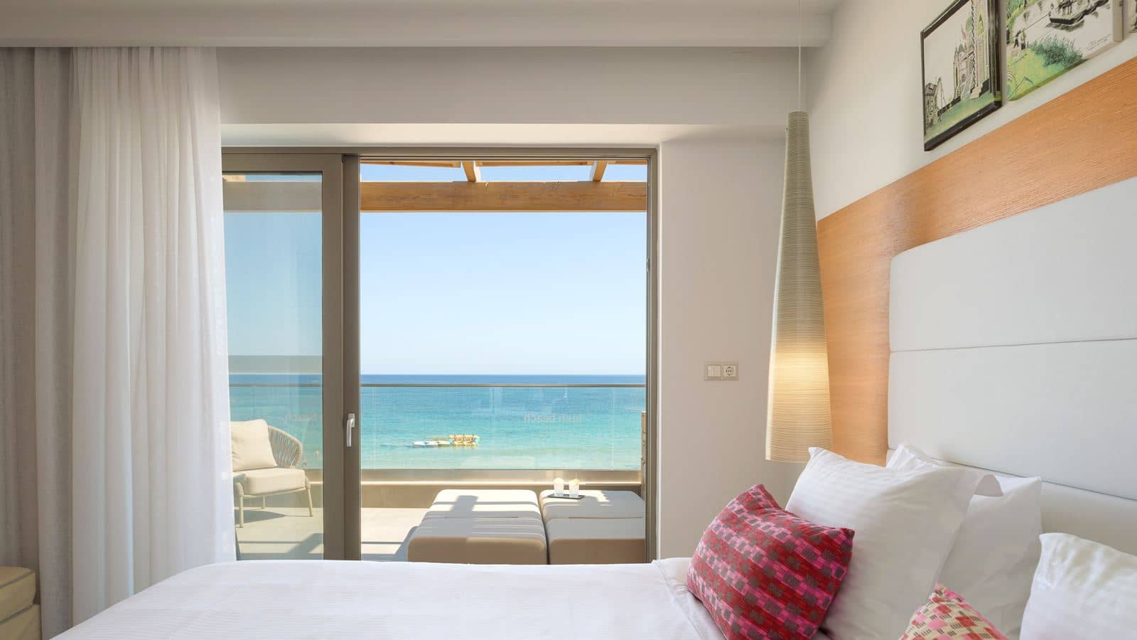 rooms-diamond-suite-beachfront-fsv
