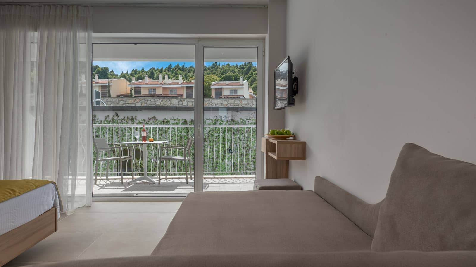 rooms-comfort-double-land-view