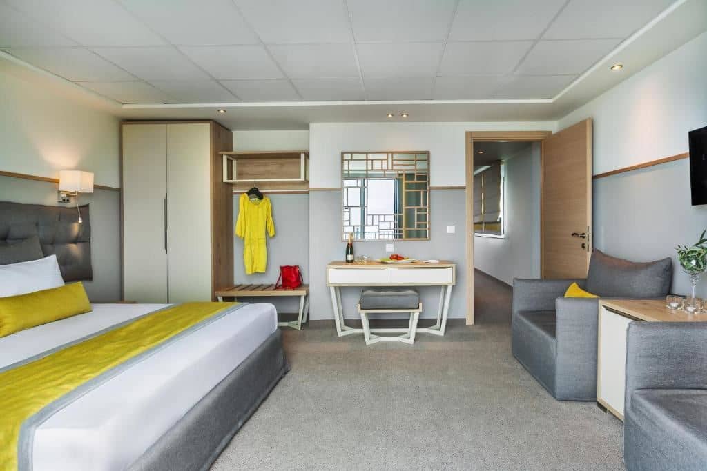 rooms-suite-deluxe-sea-view