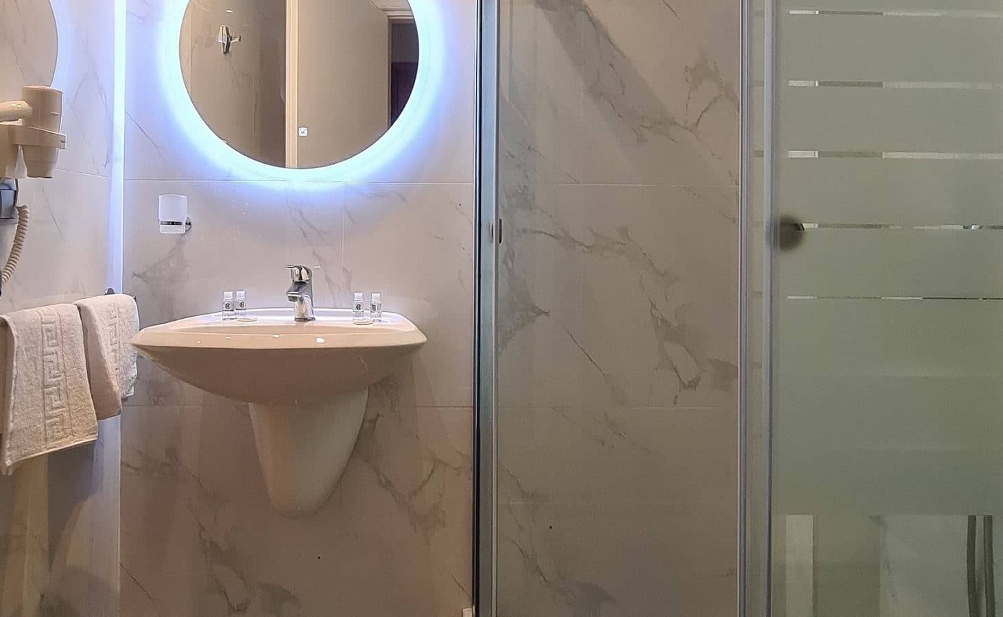 rooms-double-superior-room