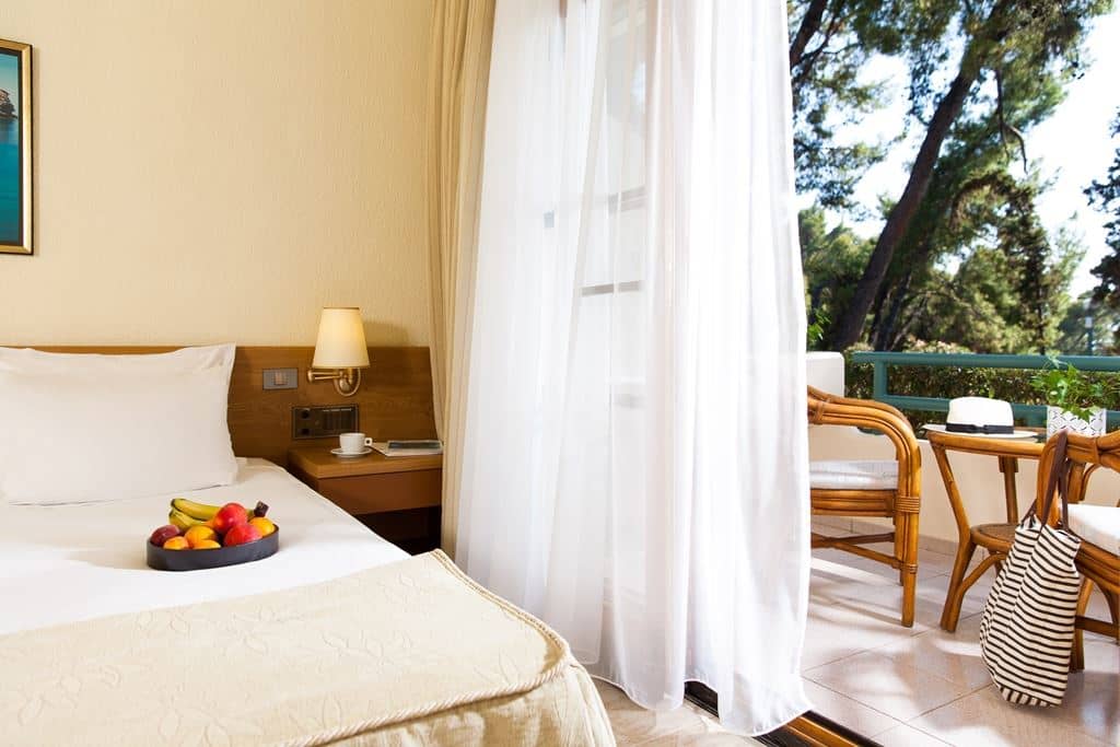 rooms-double-room-garden-view