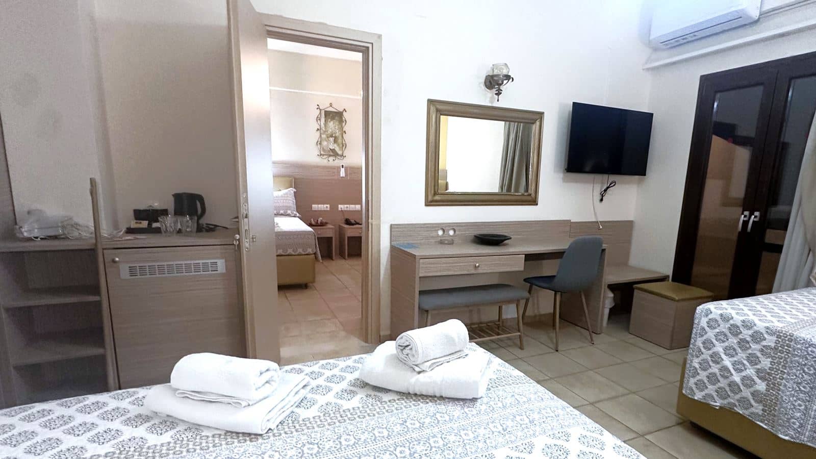 rooms-family-connecting-rooms-5-pax