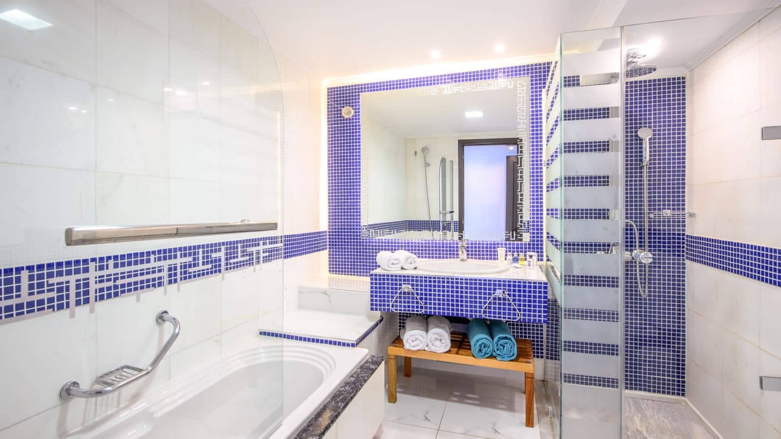 rooms-superior-double-room-gardenview