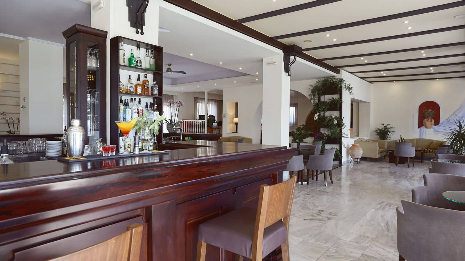 bars-main-bar