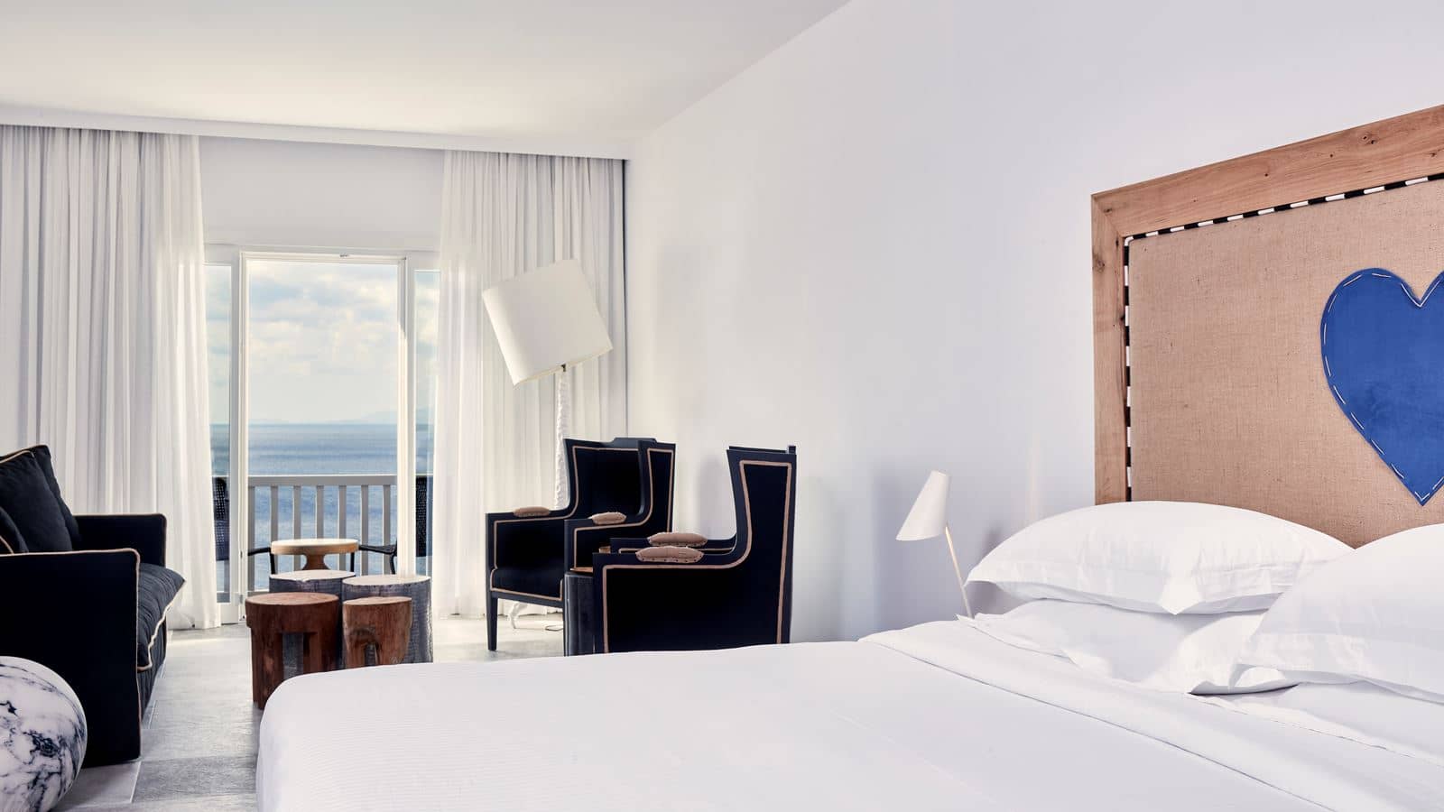 rooms-double-or-twin-superior-king-bed