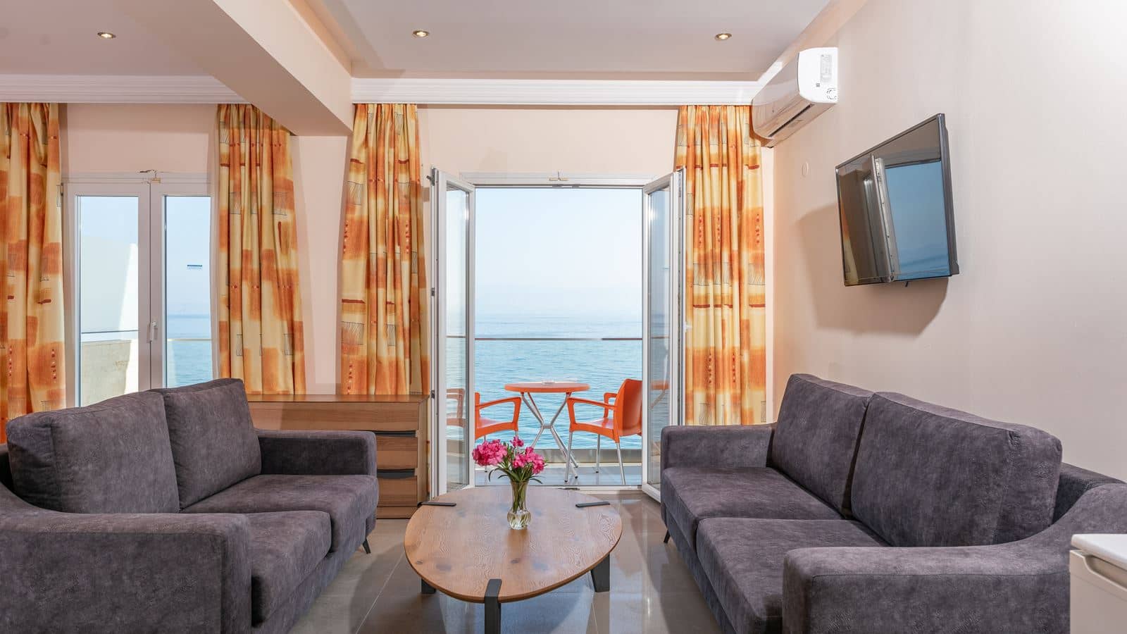 rooms-suite-one-bedroom-sea-view
