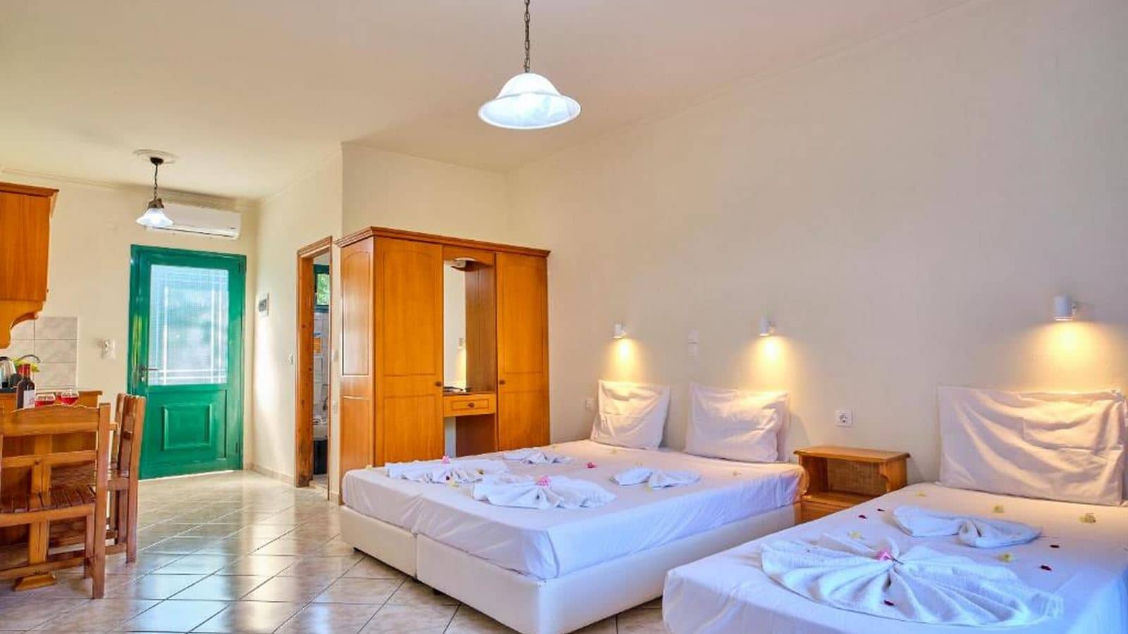 rooms-studio-triple