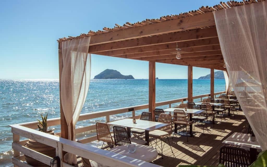 restaurants-restaurants