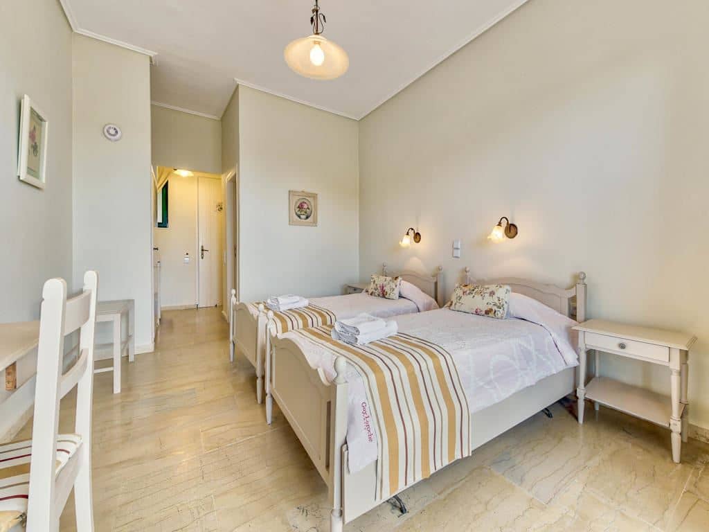rooms-double-room-standard-balcony