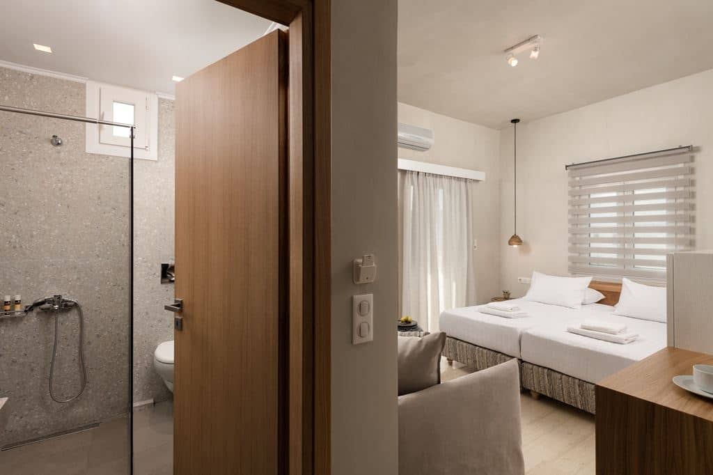 rooms-double-room-deluxe-balcony