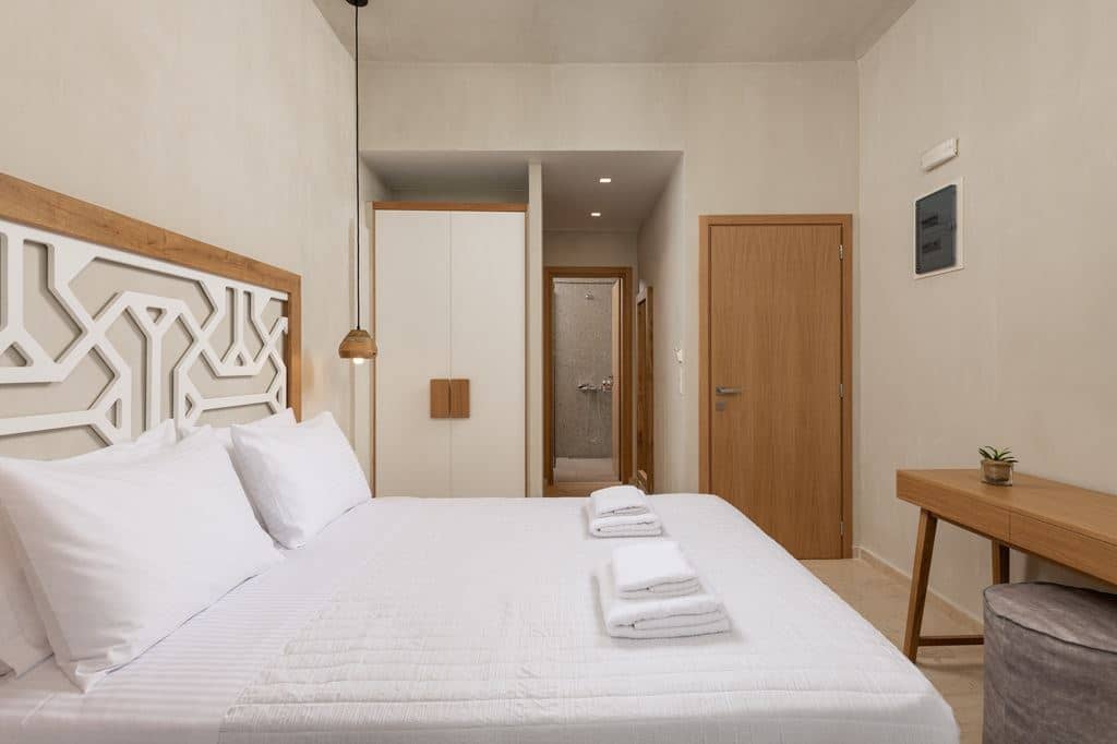 rooms-studio-deluxe-balcony