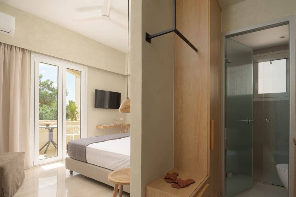 rooms-studio-deluxe-balcony