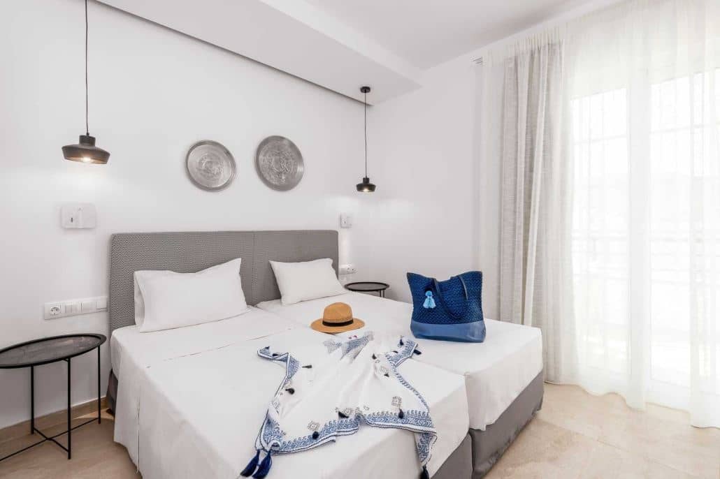 rooms-family-room-balcony-or-terrace
