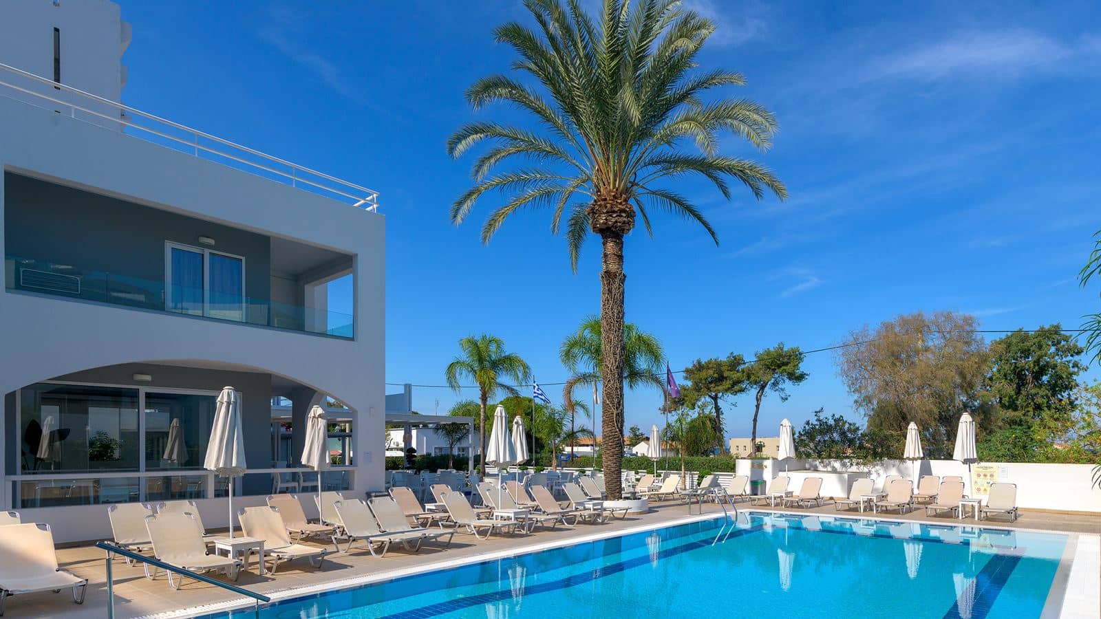 bars-outdoor-pool