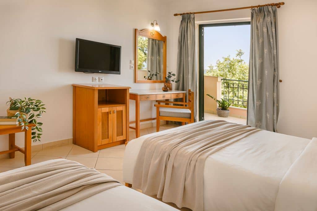 rooms-one-bedroom-family--superior-garden-view-balcony-or-terrace