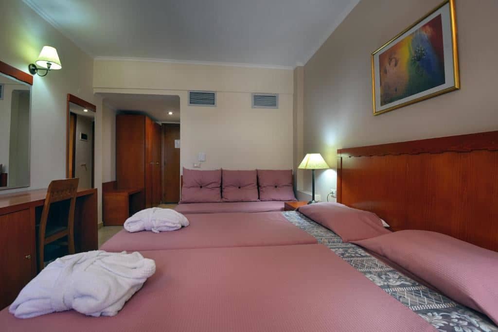 rooms-twin-standard-room-mountain-view-or-pool-view