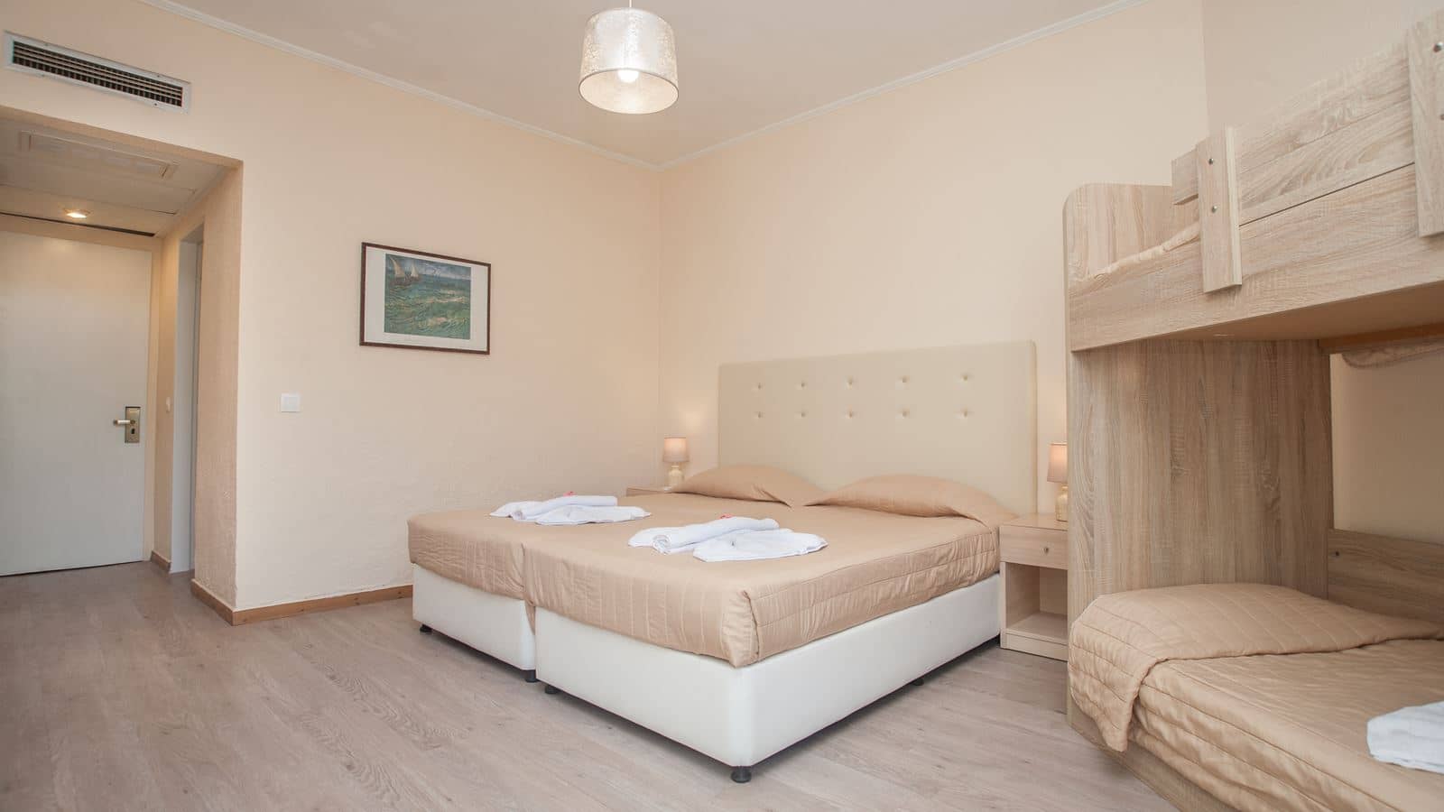 rooms-family-garden-view-room