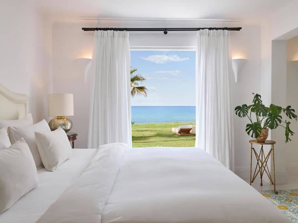 rooms-2-bedroom-beach-villa-seafront