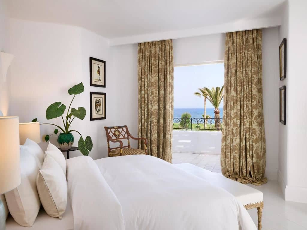 rooms-3-bedroom-villa-private-pool--garden