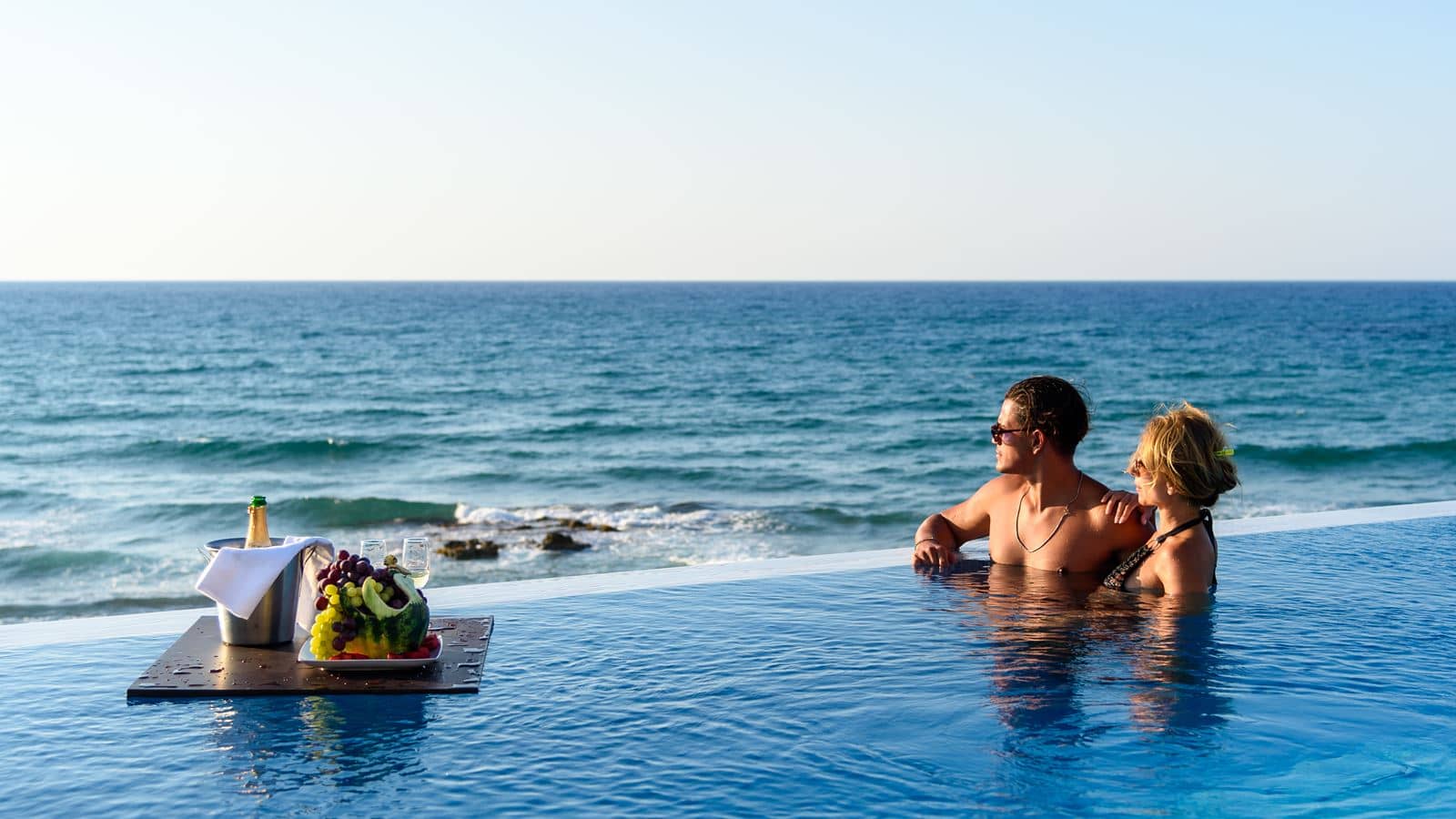 rooms-dream-villa-aphrodite2-bedrooms-beach-front-with-private-pool