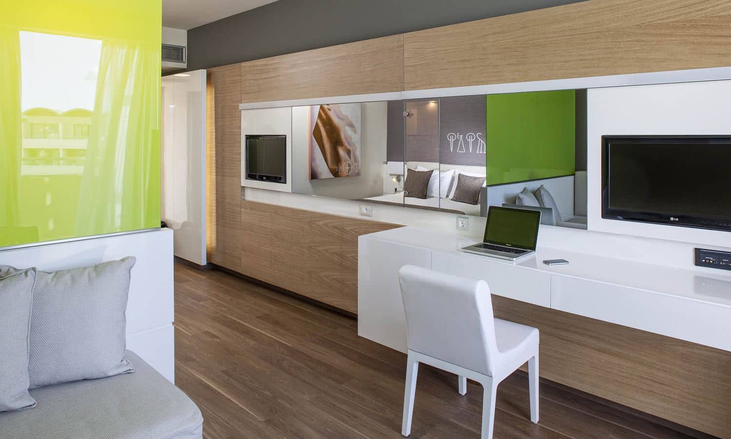 rooms-family-room