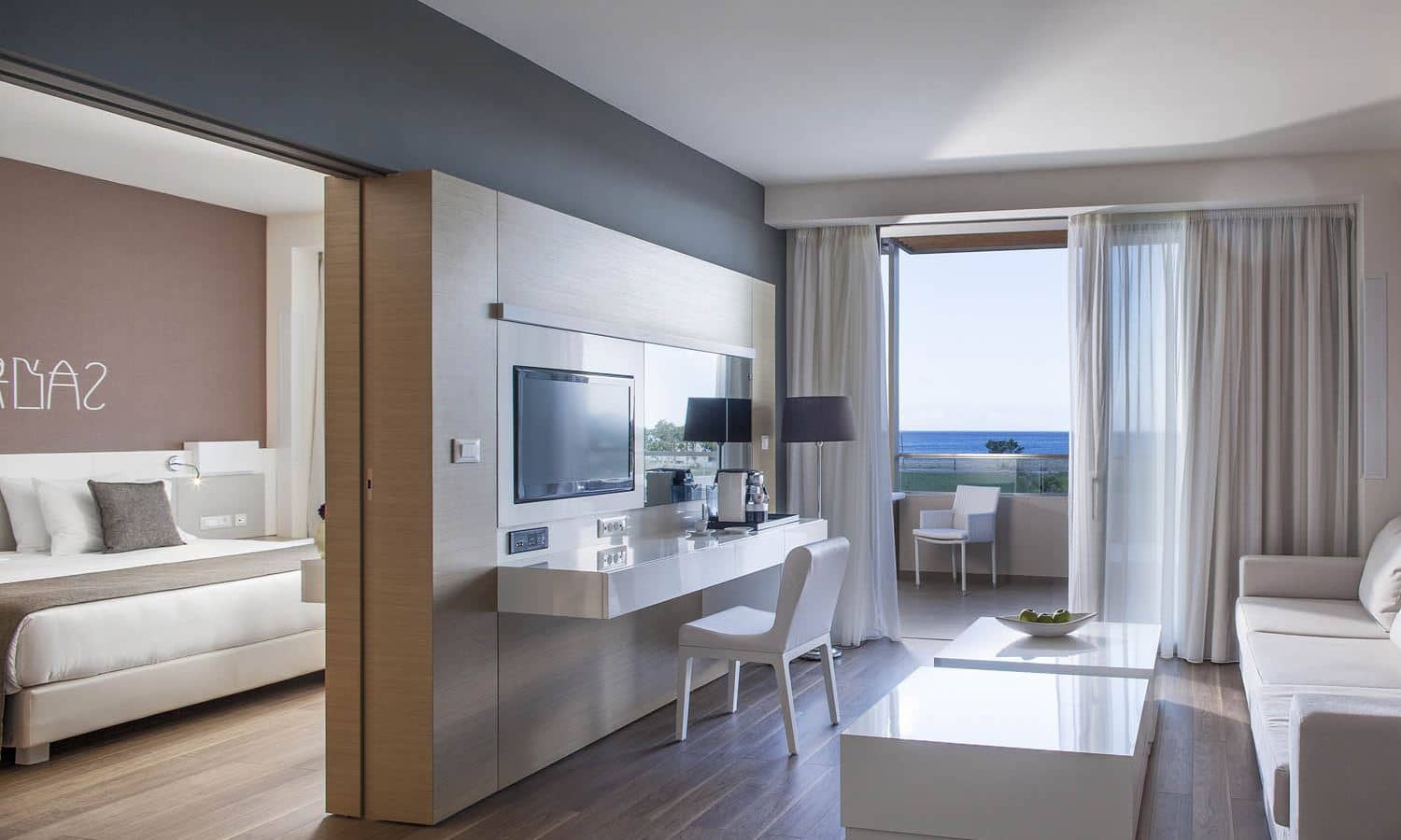 rooms-deluxe-suite