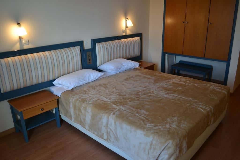 rooms-single-room