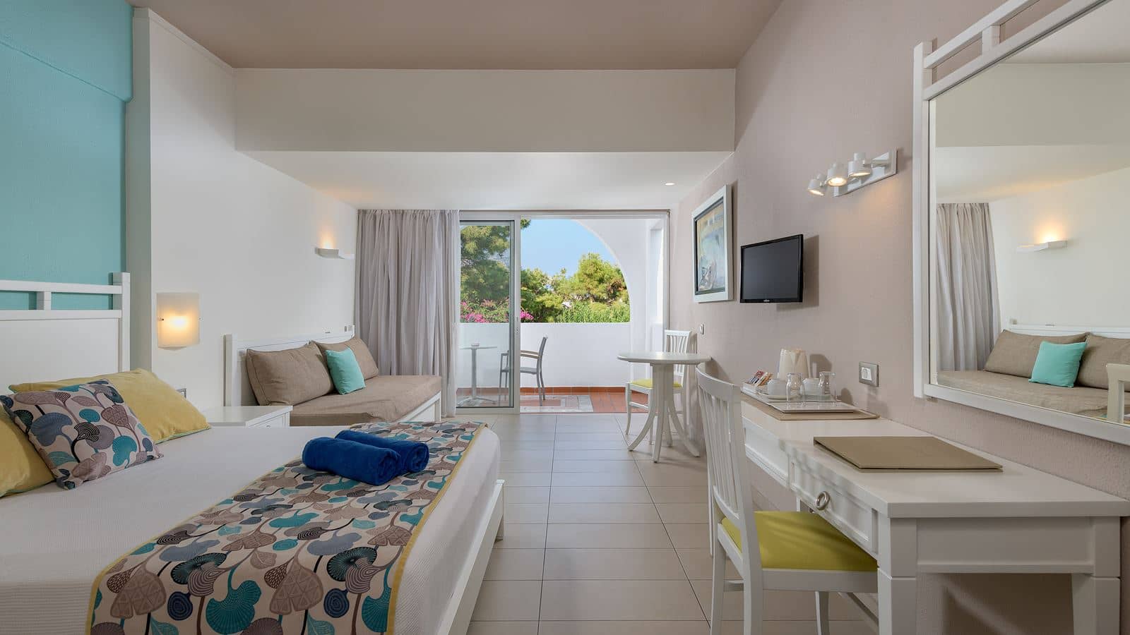 rooms-family-room-mountain-view