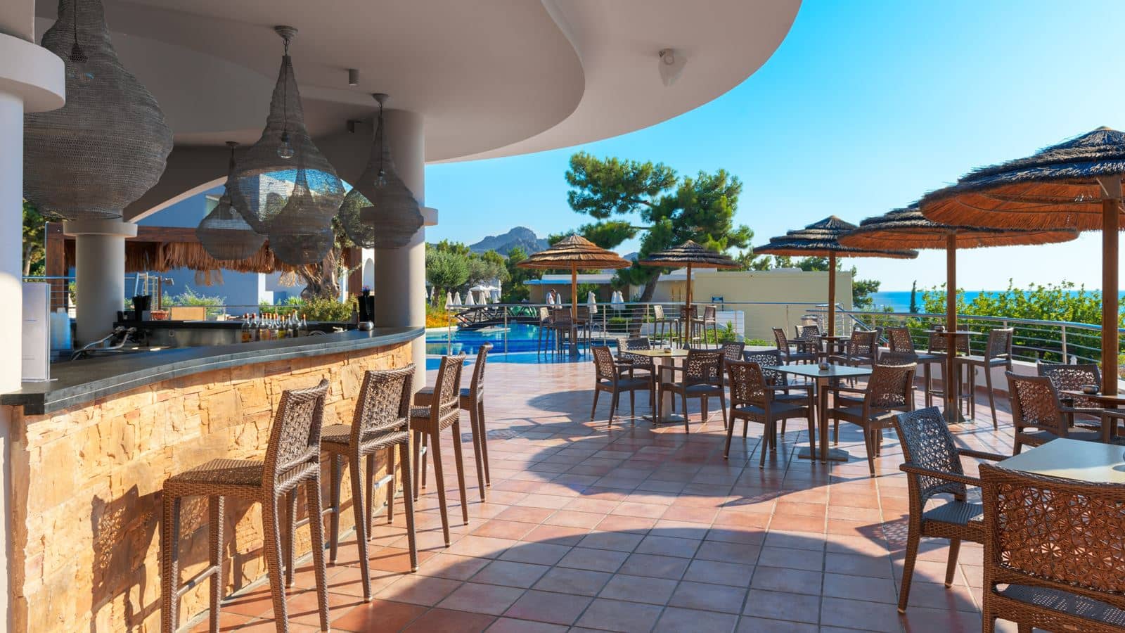 restaurants-pool-snack-bar