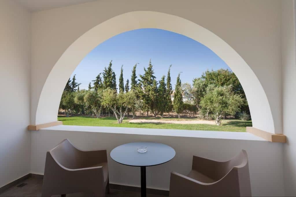 rooms-room-deluxe-balcony-or-terrace