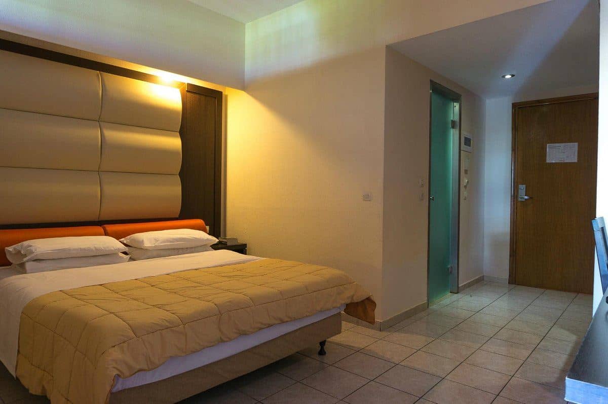 rooms-standard-room