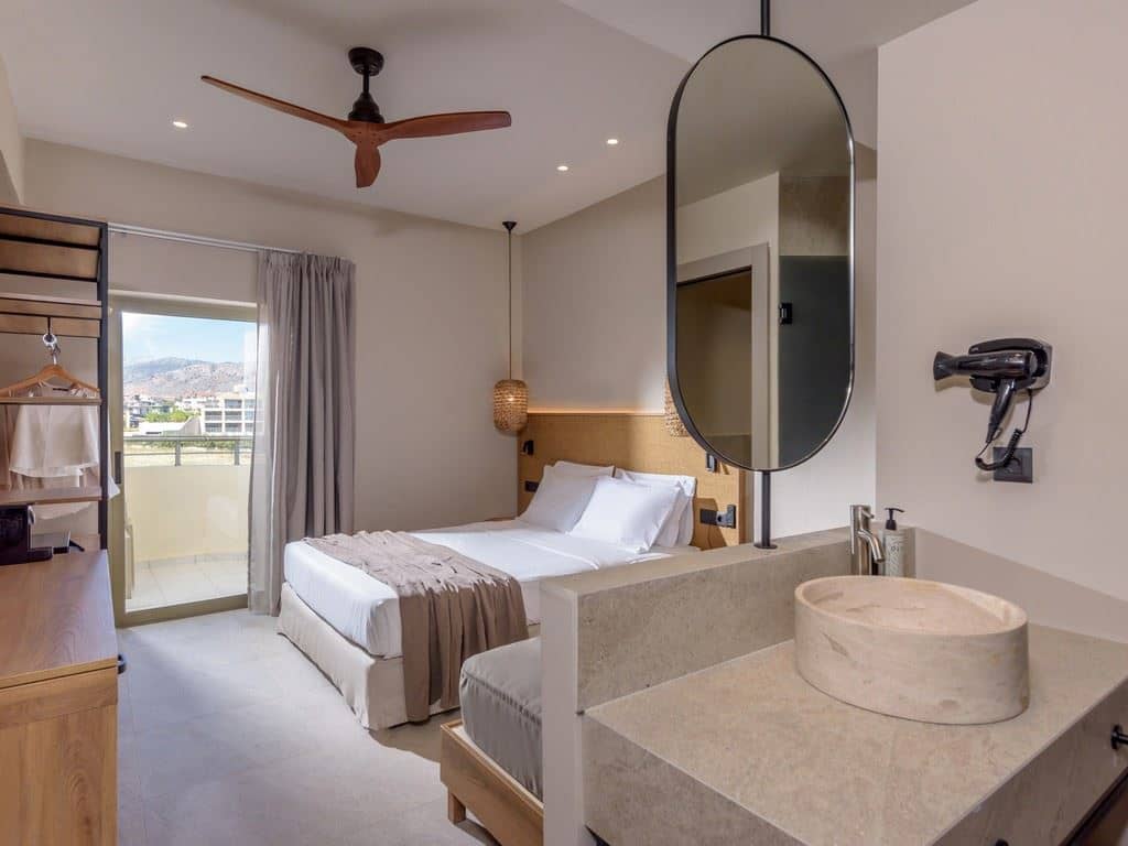 rooms-premium-room-side-sea-view