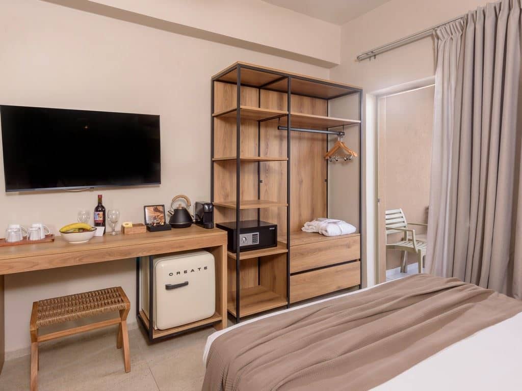 rooms-premium-room-side-sea-view