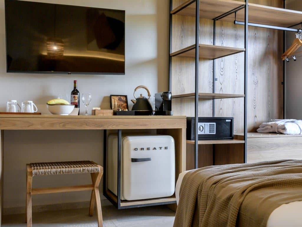 rooms-premium-room-side-sea-view