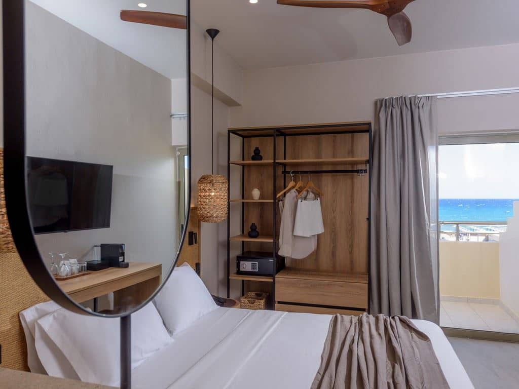 rooms-premium-room-side-sea-view