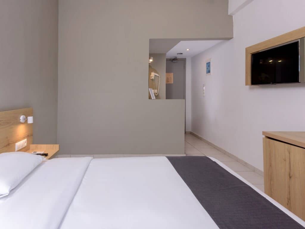 rooms-room-superior-landview-balcony-or-terrace