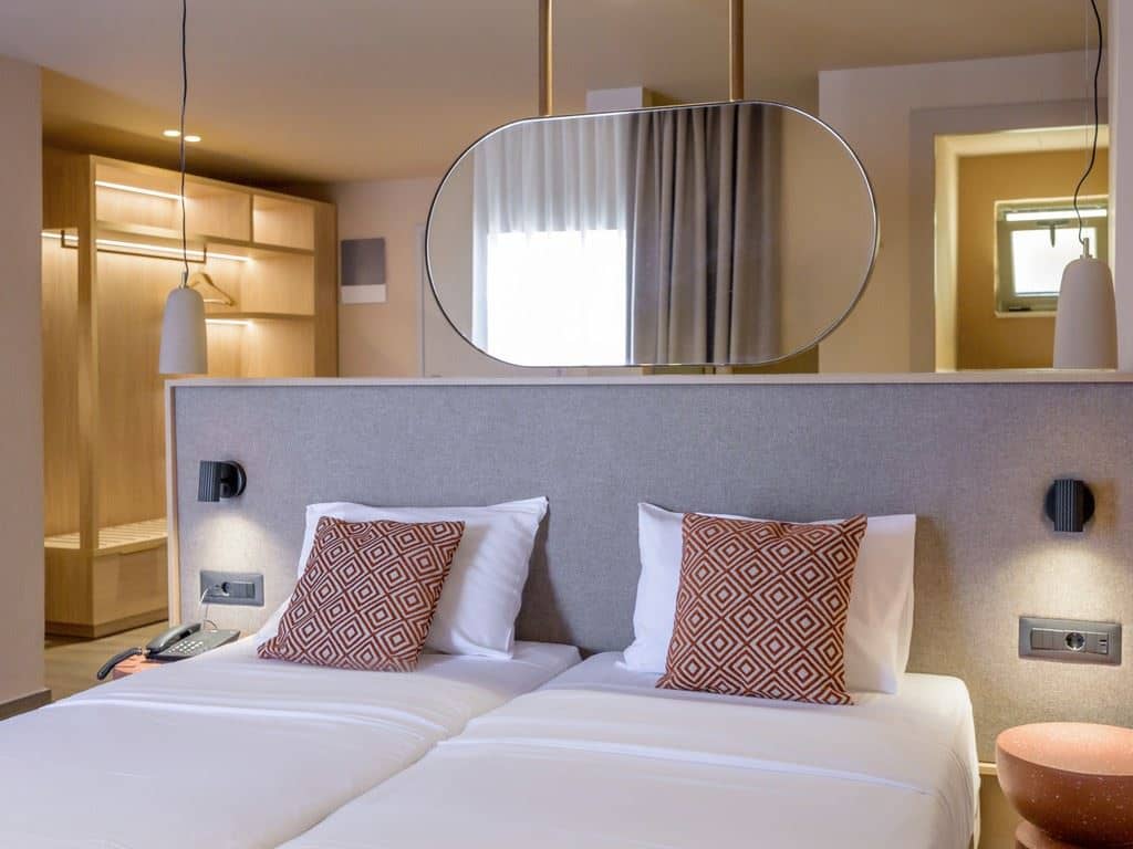 rooms-suite-junior-balcony-or-terrace