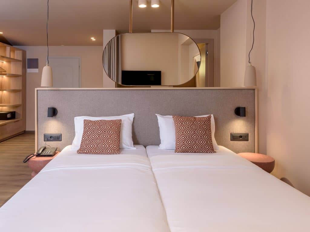 rooms-suite-junior-balcony-or-terrace