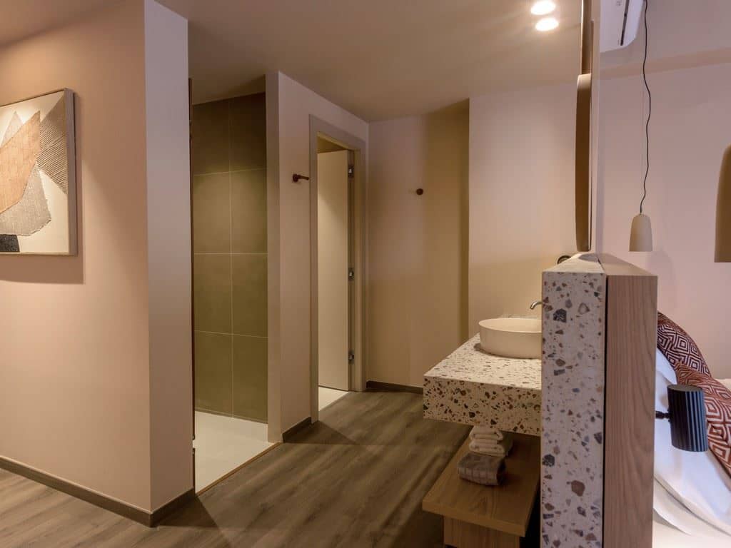 rooms-suite-junior-balcony-or-terrace