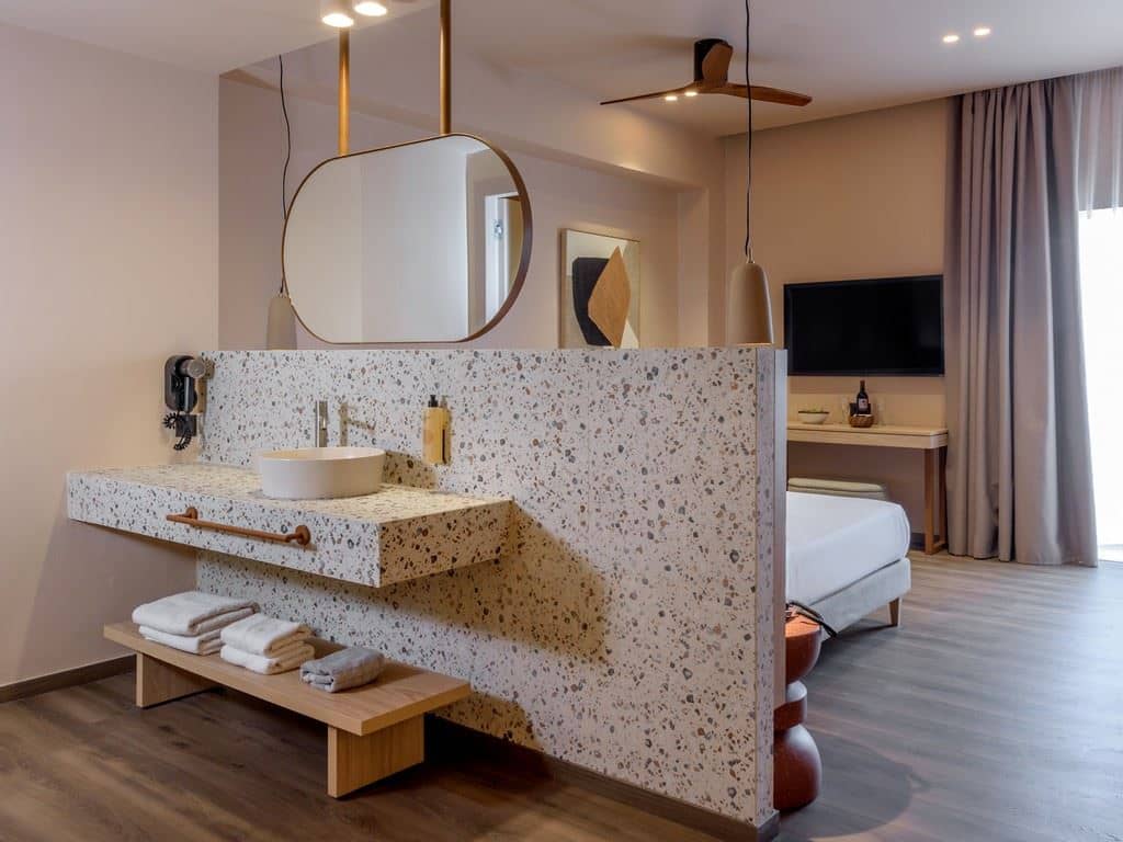 rooms-suite-junior-balcony-or-terrace
