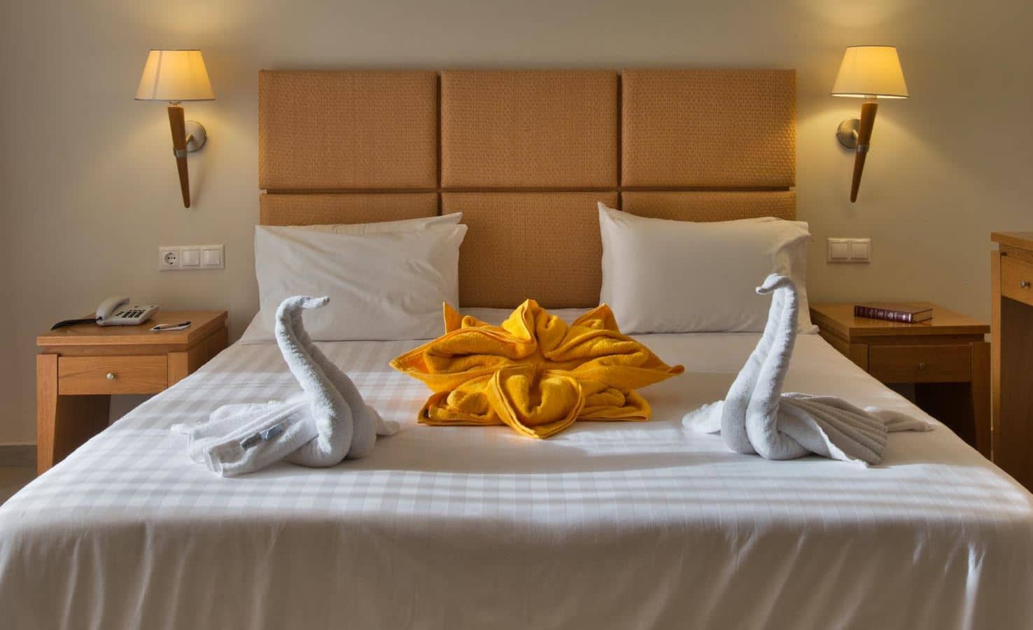 rooms-deluxe-room