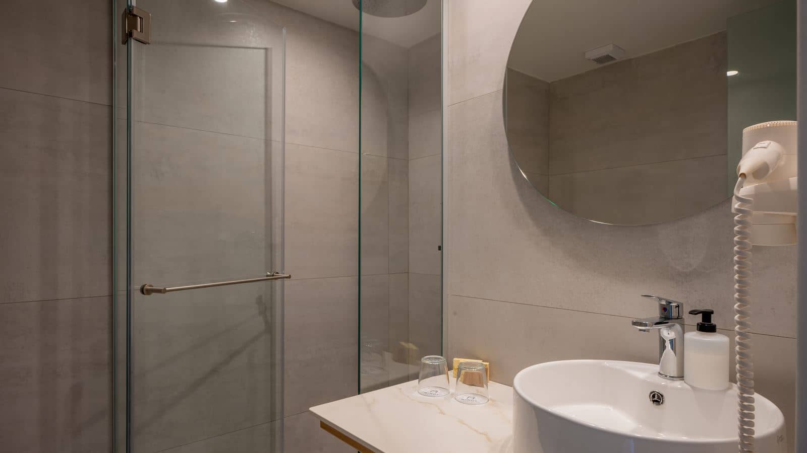 rooms-superior-room