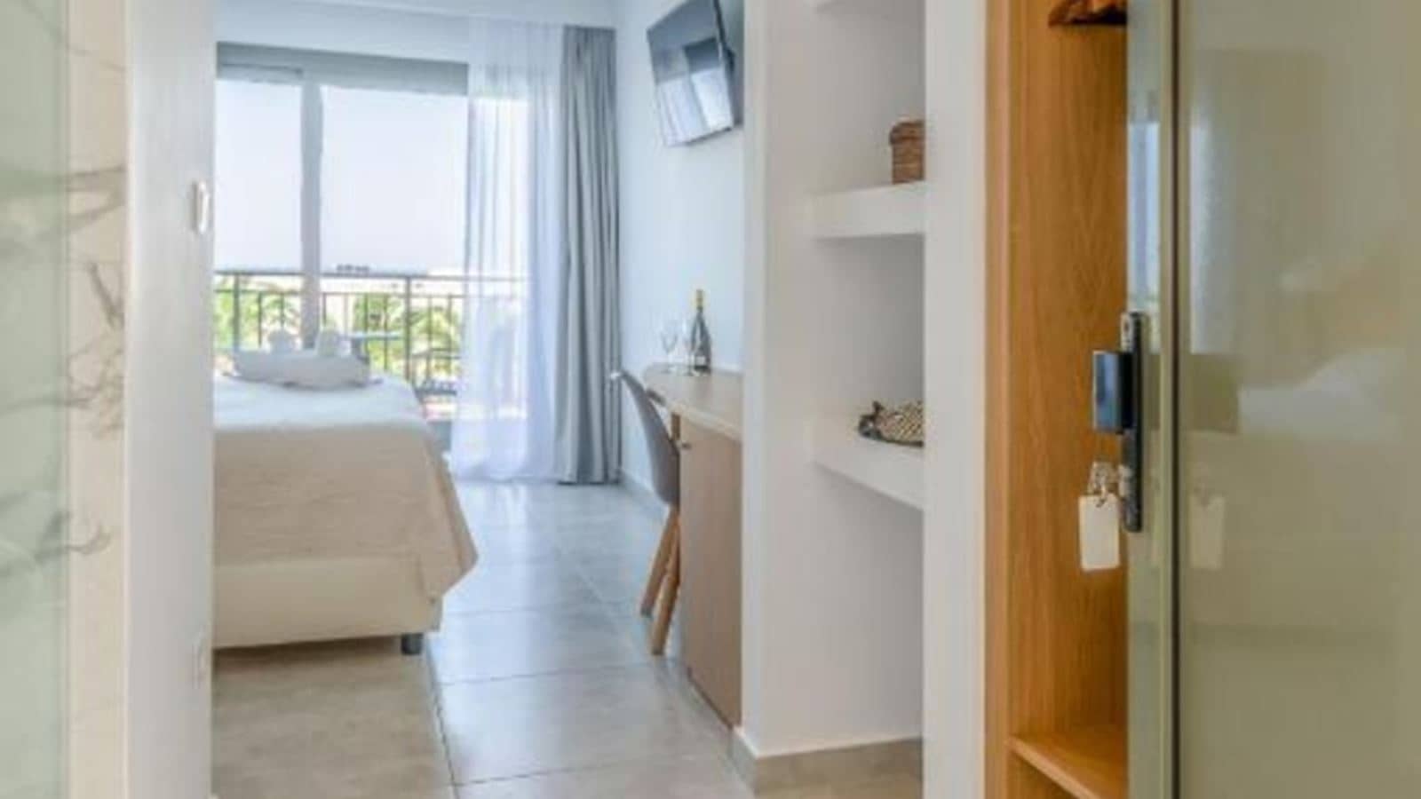 rooms-superior-room