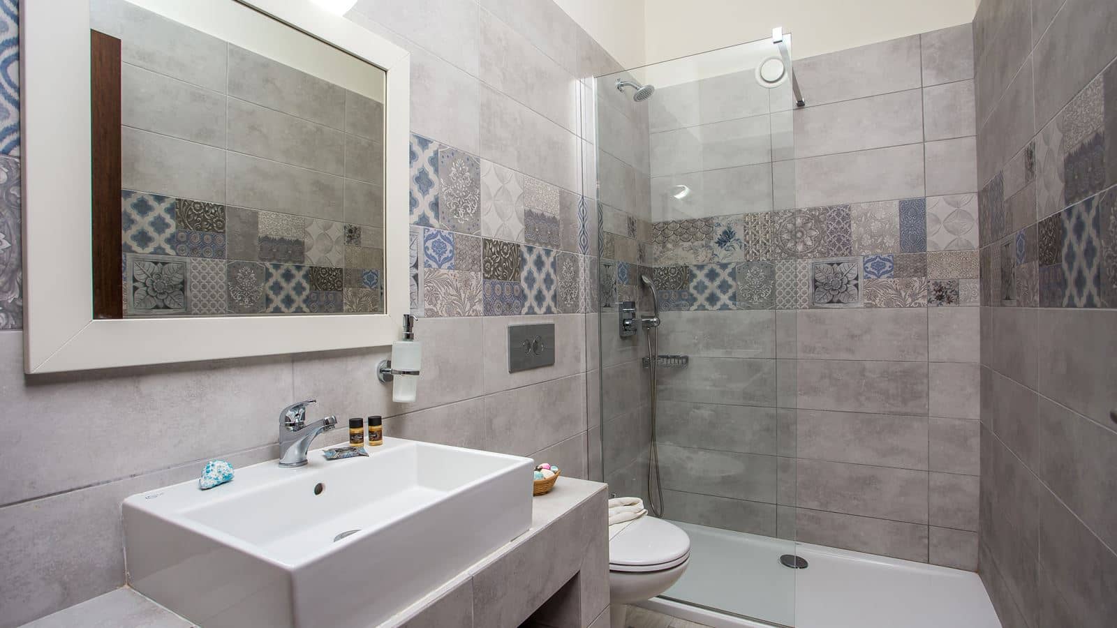 rooms-premium-double-room-with-balcony