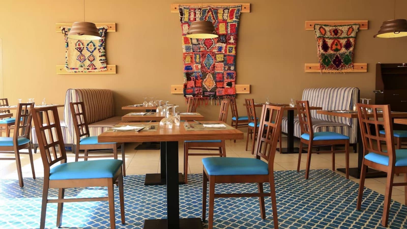 restaurants-restaurants