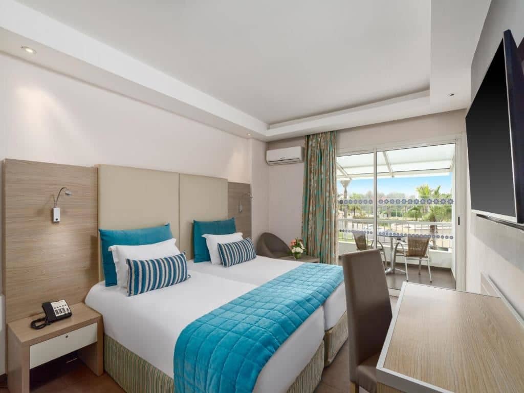 rooms-standard-room